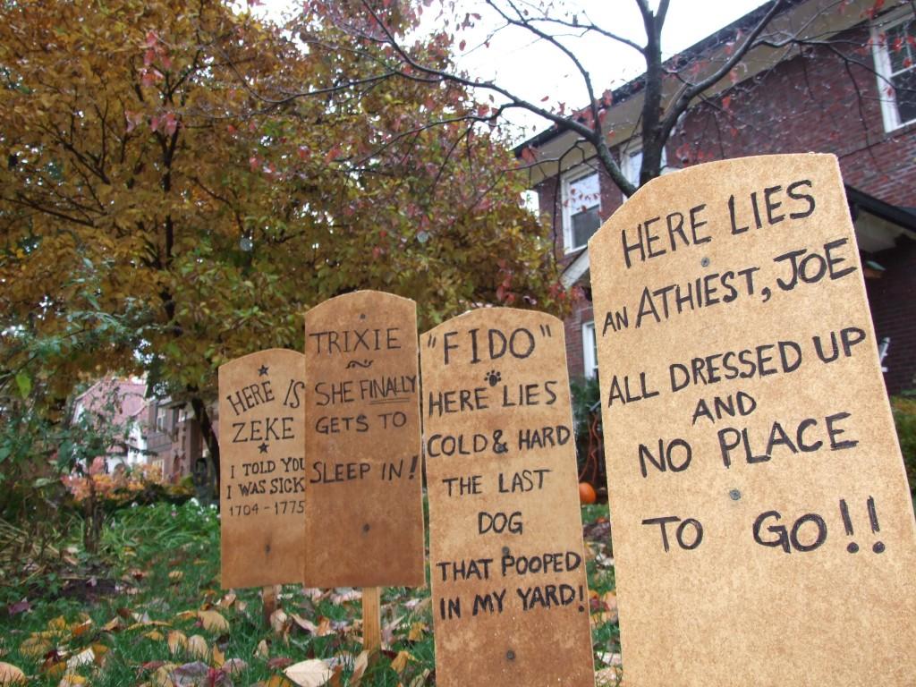In preparation for the quickly upcoming Halloween, families on Arundel Place put up creative and funny decorations. (Willie Wysession)