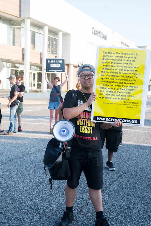 Featured Photos: Galleria Protest