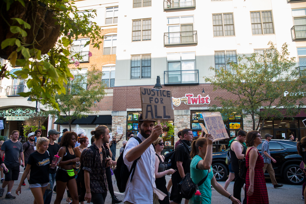 Featured Photos: Galleria Protest