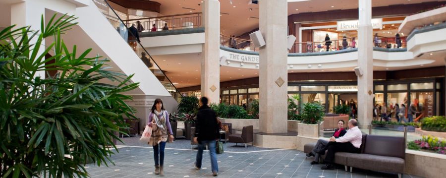 Photo captured inside the St. Louis Galleria Mall. https://www.ggp.com/properties/property-details/saint-louis-galleria.html