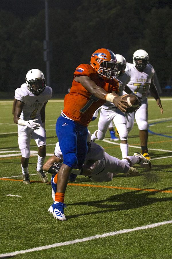 Clayton High School running back Jalen Williams (7) dives into the end zone during a regular season game between the Clayton High School Greyhounds and the University City Lions on August 30, 2018. (Michael Melinger/The Globe)