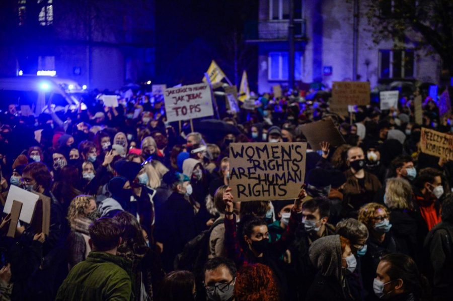 People+hold+banners+and+shout+slogans+as+they+protest+for+the+second+day+against+the+Constitutional+Court+ruling+on+tightening+the+abortion+law+next+to+the+Law+and+Justice+chairman+house%2C+Jaroslaw+Kaczynski+on+October+23%2C+2020+in+Warsaw%2C+Poland.+Yesterday%2C+the+countrys+Constitutional+Tribunal+ruled+in+favour+of+a+ban+on+abortions+in+cases+of+fetal+defects%2C+tightening+Polands+restrictive+abortion+laws+even+further.+The+decision+means+that+abortions+will+only+be+permitted+in+cases+of+rape%2C+incest+or+when+the+mothers+health+is+at+risk.+