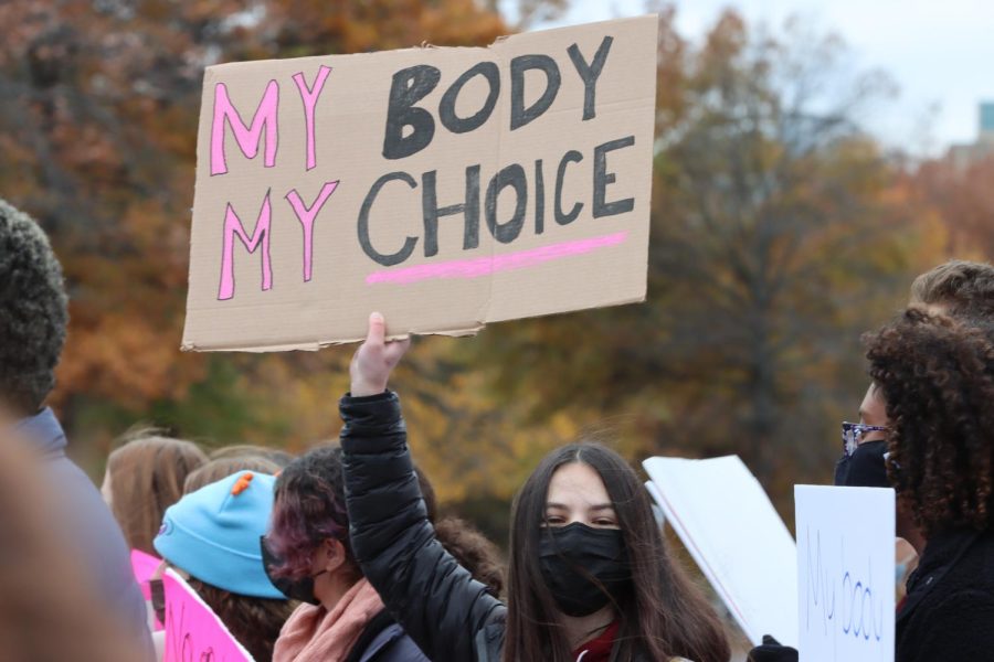 Teens for Choice STL hold Rally for Abortion Rights outside Planned Parenthood