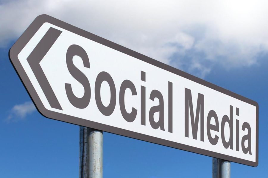 SocialMediaSignDirection