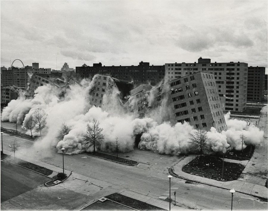 Image+captured+by+U.S.+Department+of+Housing+and+Urban+Development+Office+of+Policy+Development+and+Research+during+the+collapse+of+Pruitt-Igoe%0A