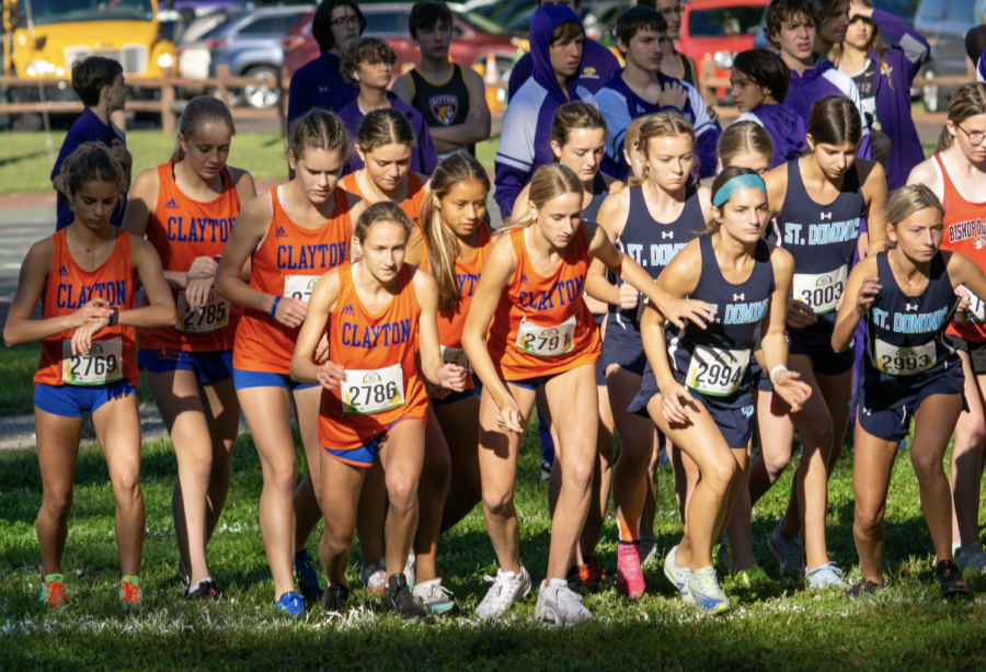 The varsity girls team at the starting line of the Ed White Invitational. 