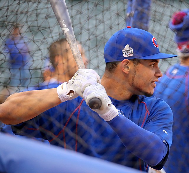 Cubs_catcher_Willson_Contreras_takes_batting_practice_at_Wrigley_Field._(30586063706)