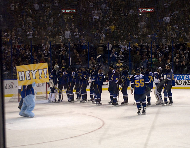 Blues+celebrating+after+their+9-3+win+over+the+Ducks
