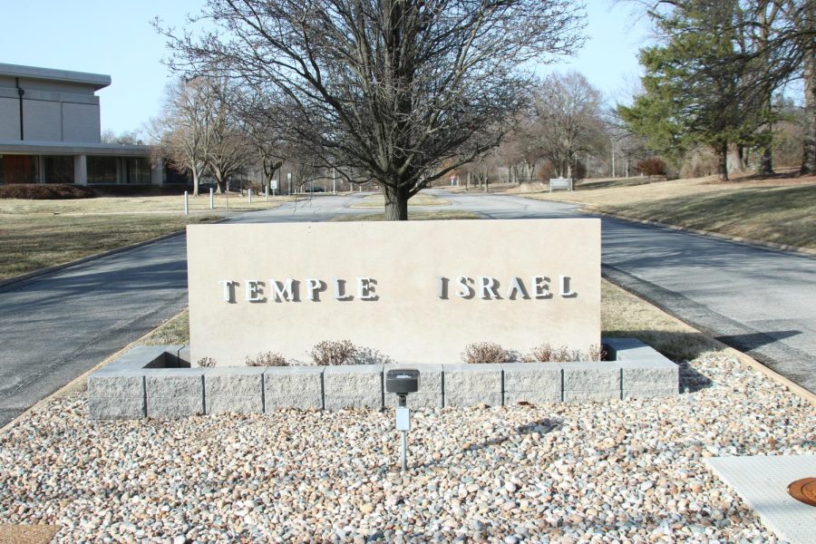 Vandalized Temple Israel sign