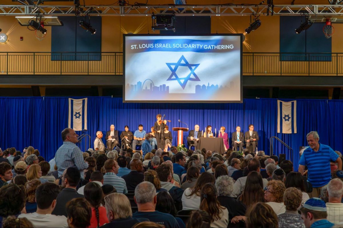 Hundreds of Jews gather at the JCC in St. Louis following the events on October 7th. 