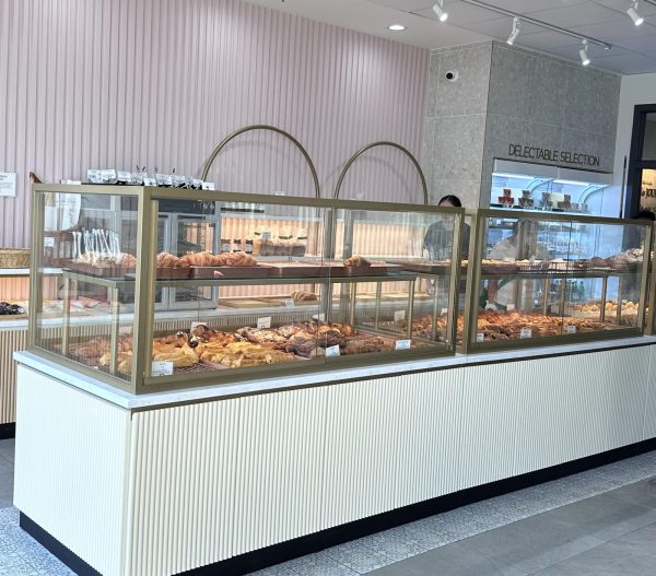 Tous les Jours’ buffet-style setup enables easy access to the delicious treats on offer.